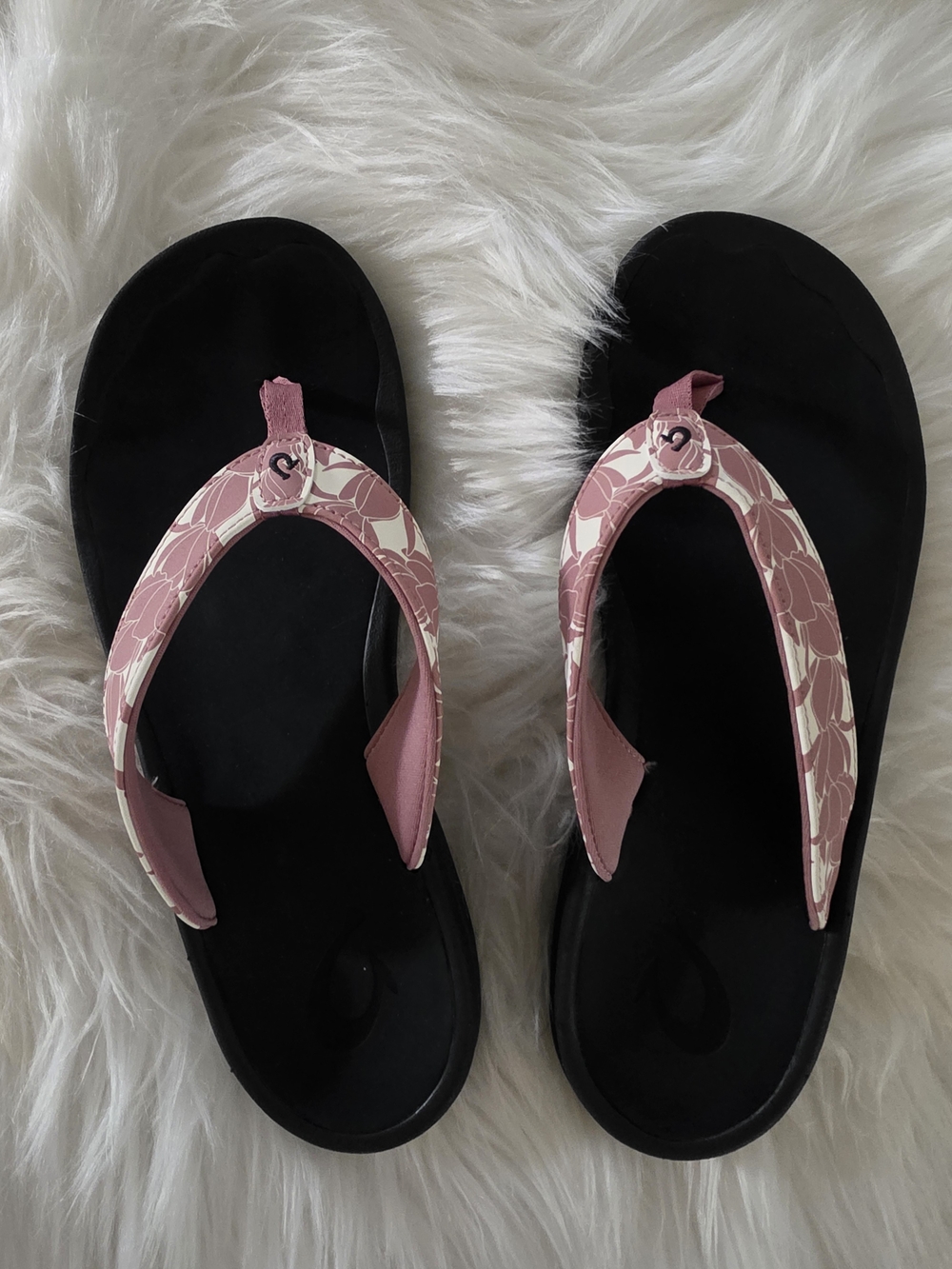 Olukai Women’s Pink Patterned Comfort Flip Flop Sandals. Brand New Never Been Wo